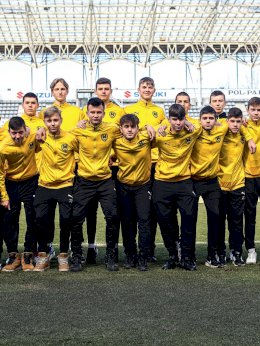 BY PRZEZ SPORT ZAPOMNIELI O WOJNIE