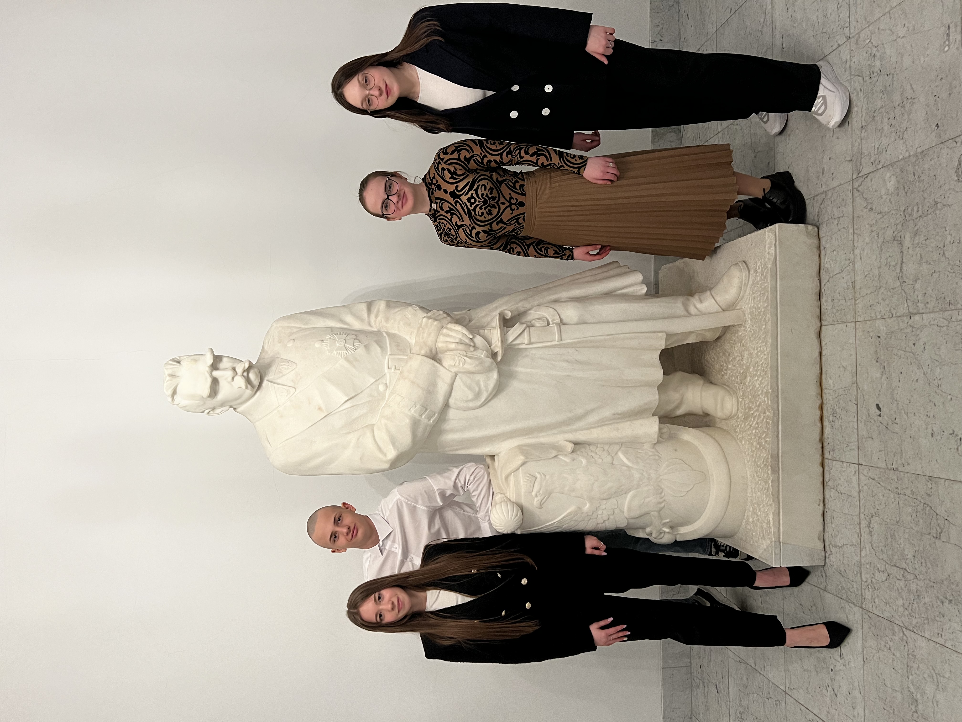 Ukraińscy zawodnicy trenujący w KS Olimpia Lublin podczas uroczystego wernisażu wystawy "Maraton solidarności. Polski sport dla Ukrainy" w Belwederze 