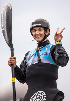 Wiktoria Dobrotworska na trasie slalomu na krakowskim torze kajakowym. Fot. Sebastian Krok