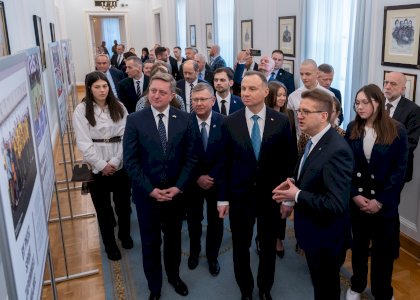 „Dziękujemy, że jesteście z nami”. Goście z Ukrainy na wernisażu wystawy „Maraton solidarności” w Belwederze